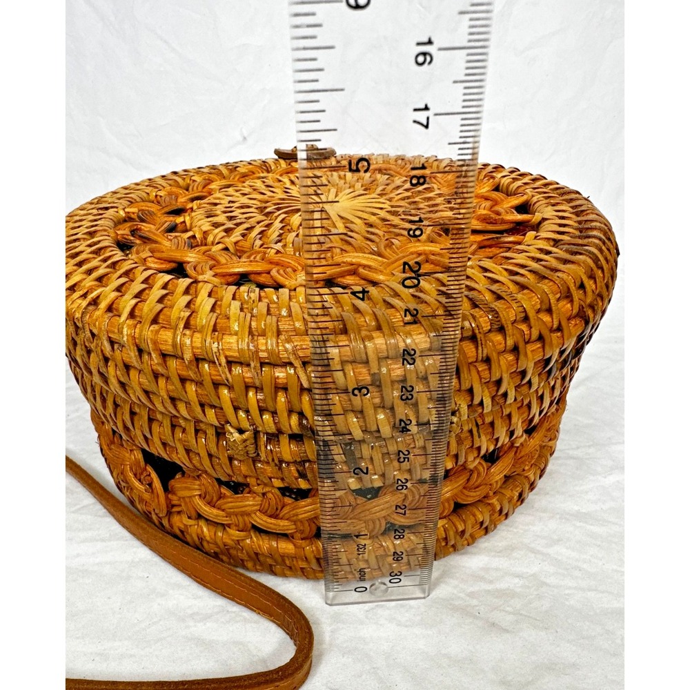 Round Wicker Woven Crossbody Bali Bag purse Baik fabric lining Purse - Picture 8 of 16